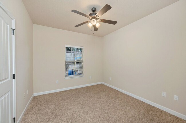 Building Photo - Beautiful 4 Bed / 2.5 Bath Home in Duggan ...