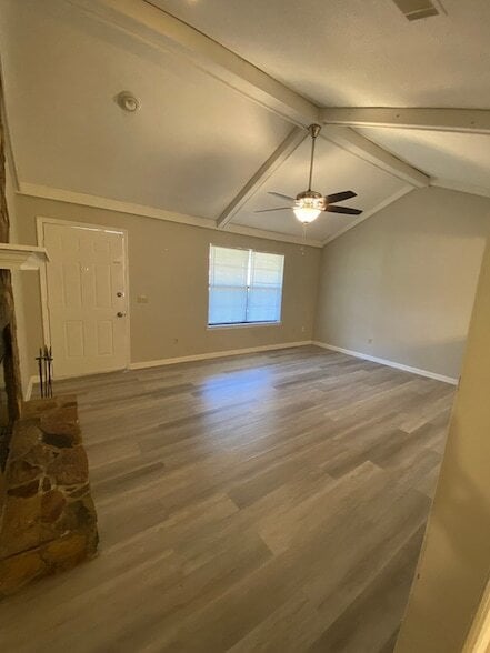 Building Photo - 105 Maid Marian Ct