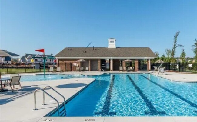 Building Photo - Fabulous 3 bedrm Townhome with office & ga...