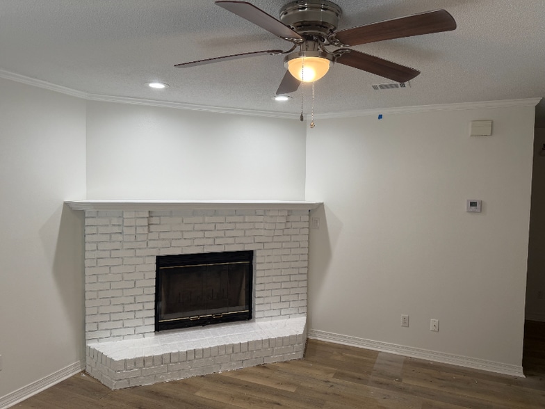 Building Photo - 3336 Colonial Oaks Dr