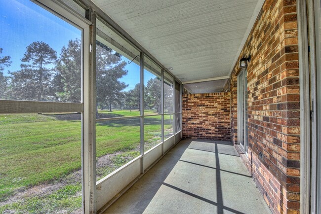 Building Photo - 1674 Goshen Rd