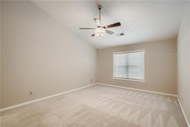 Building Photo - 1975 Heatherton Rd