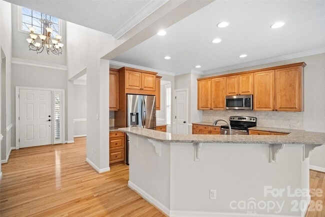 Building Photo - 704 Deercross Ln