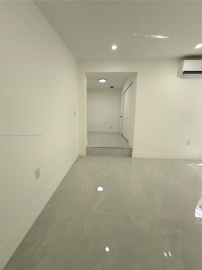 Building Photo - 1310 NW 41st St