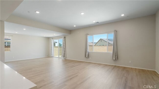 Building Photo - 13925 Mesa View Dr