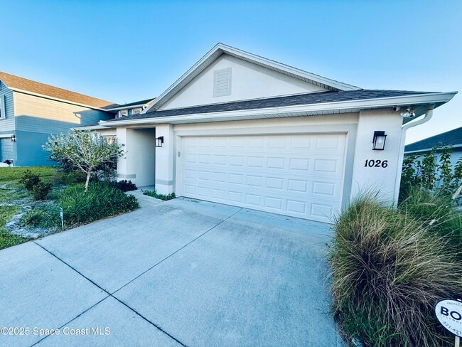 Building Photo - 1026 Dania Cir