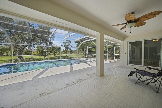 Building Photo - 2925 Magdalina Dr