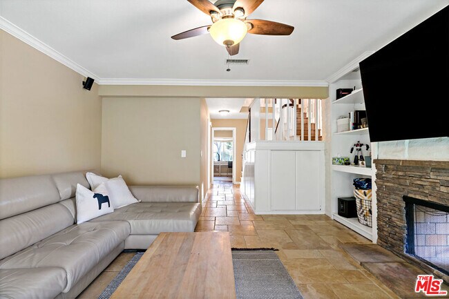 Building Photo - 683 Triunfo Canyon Rd