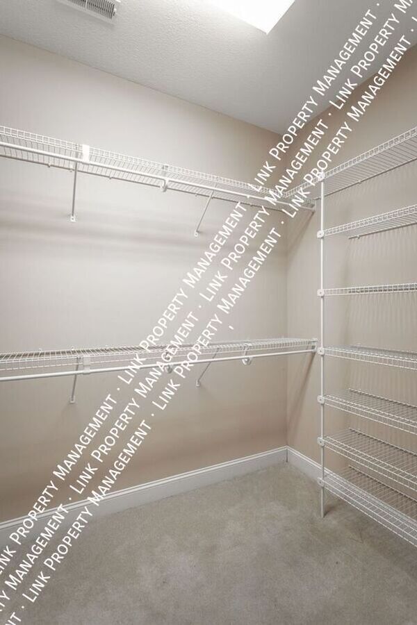 Building Photo - 7655 Lenox Trace Dr