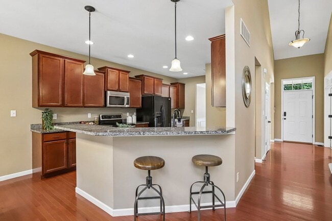 Building Photo - Executive Lease Opportunity - 4 Bed 3 Bath