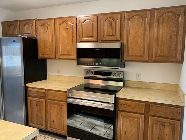 Building Photo - 112 Beacon Park Rd