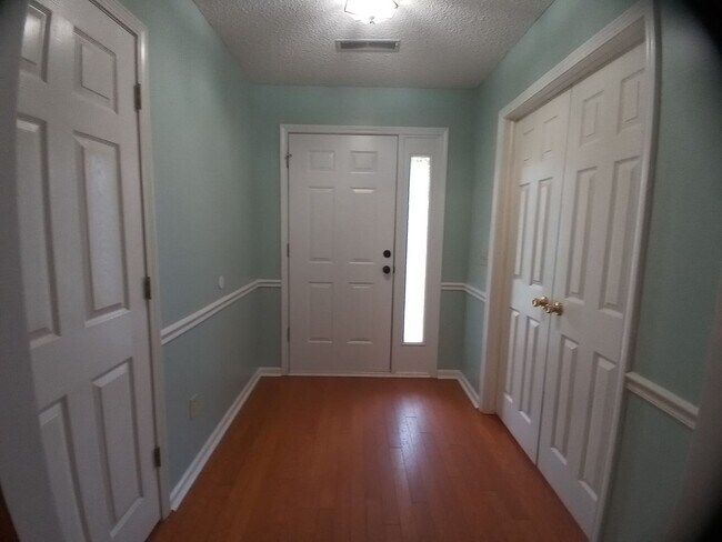 Building Photo - 350 Katydid St