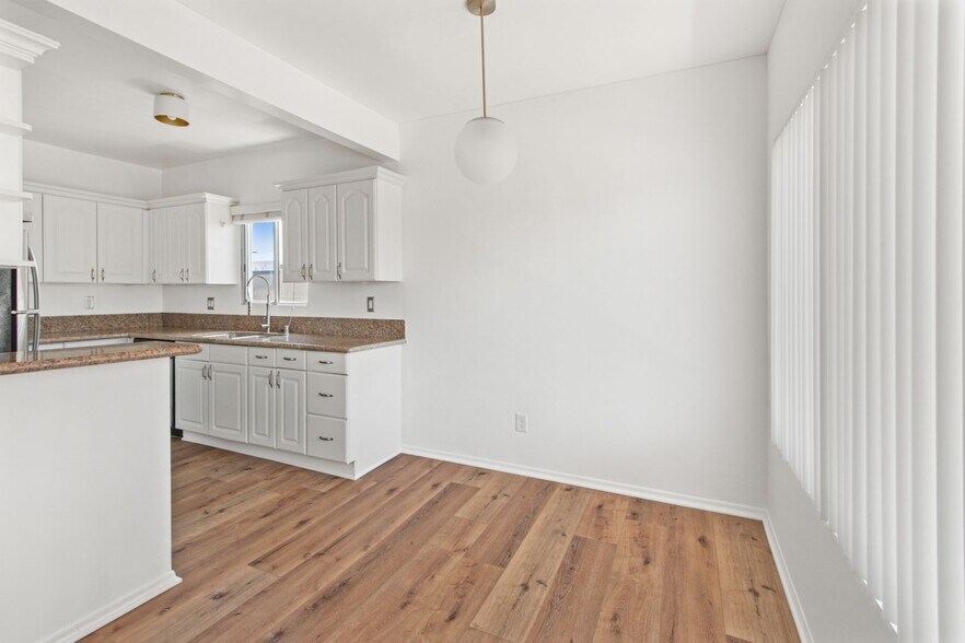 Building Photo - 1241 9th St