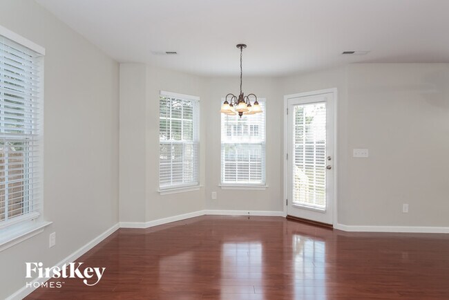 Building Photo - 851 Peachtree Meadows Cir