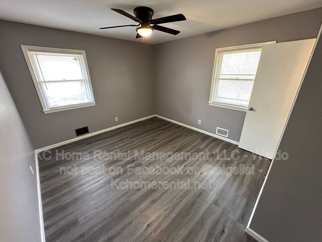 Building Photo - 10210 Fremont Ave