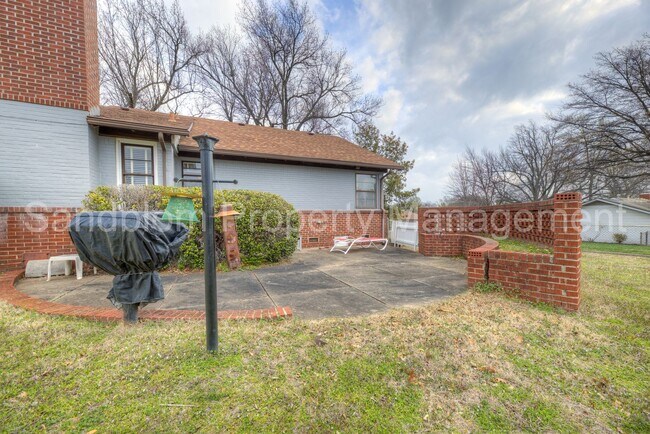 Building Photo - For Lease | Midtown Tulsa | 3 bed, 2 bath ...