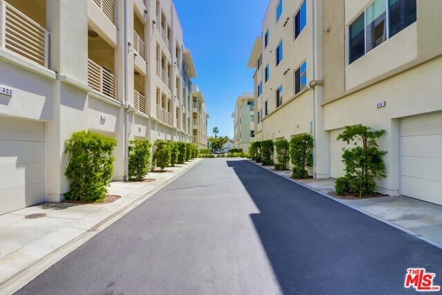 Building Photo - 5450 Strand