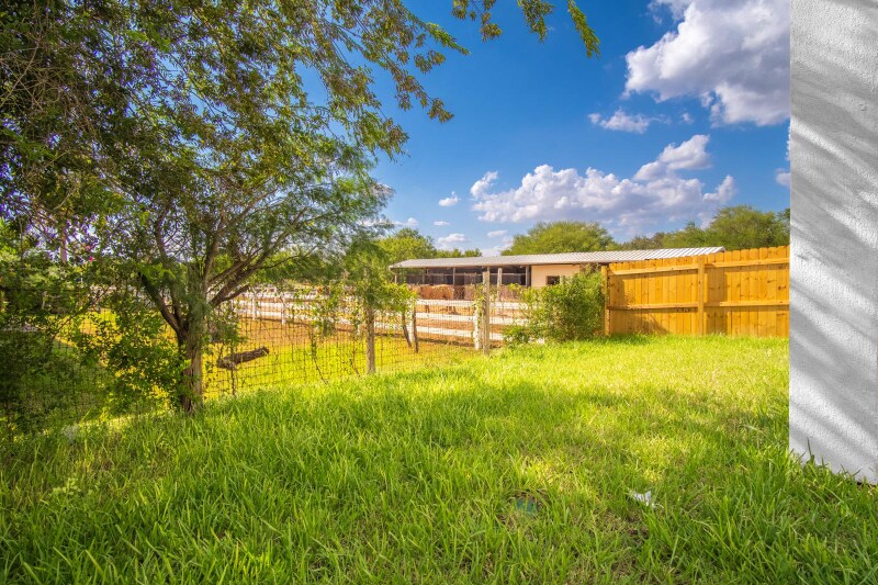 Building Photo - 2701 Harmony St