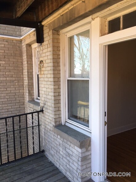 Building Photo - 1634 Commonwealth Ave