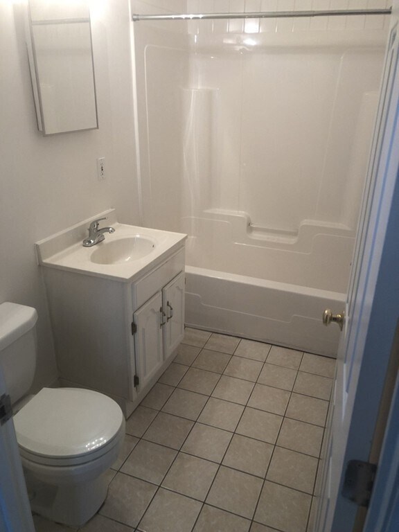 Building Photo - 18 Belmont Park