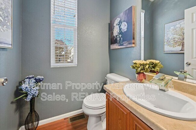 Building Photo - 2240 Whale Point