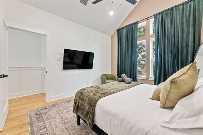 Building Photo - 5504 Texas St