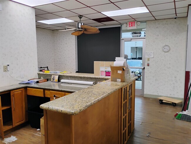 Building Photo - 9788 Clarewood Dr