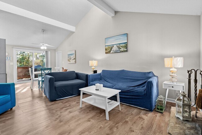 Building Photo - All Inclusive Winter Rental Single Family ...