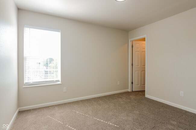 Building Photo - 6412 Pemboke Ct