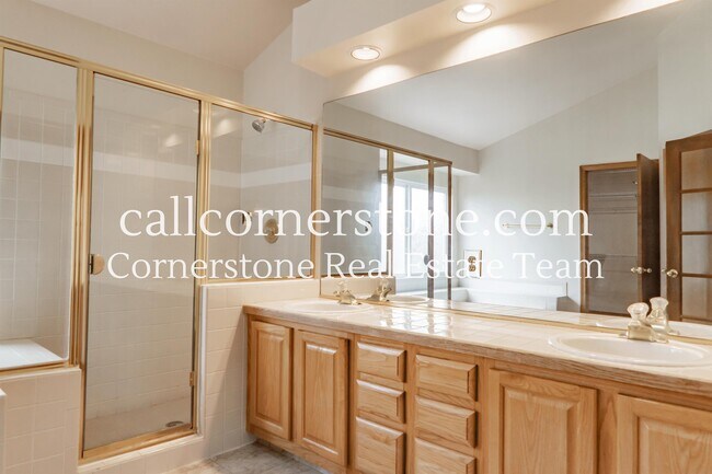 Building Photo - 630 Fernglen Ct