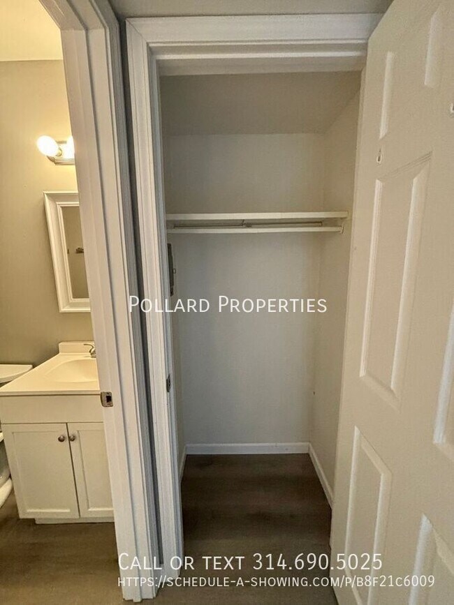 Building Photo - 13 Westwood Village