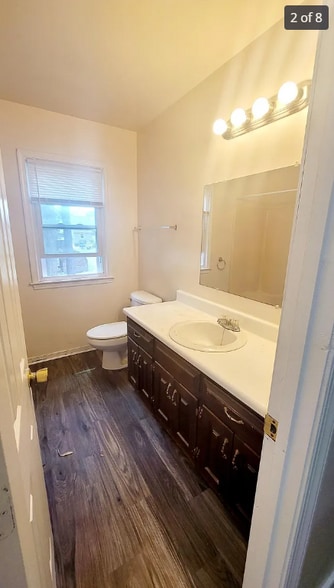 Building Photo - 9305 Fox Run Dr