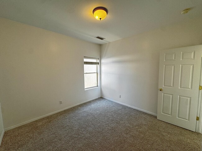 Building Photo - 4629 Spanish Sun Ave NE