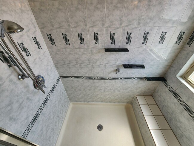 Building Photo - 6703 Dominion Ct