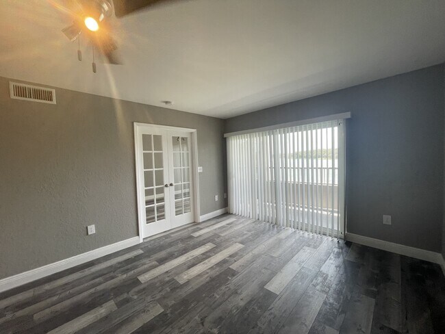 Building Photo - 2803 N Oakland Forest Dr
