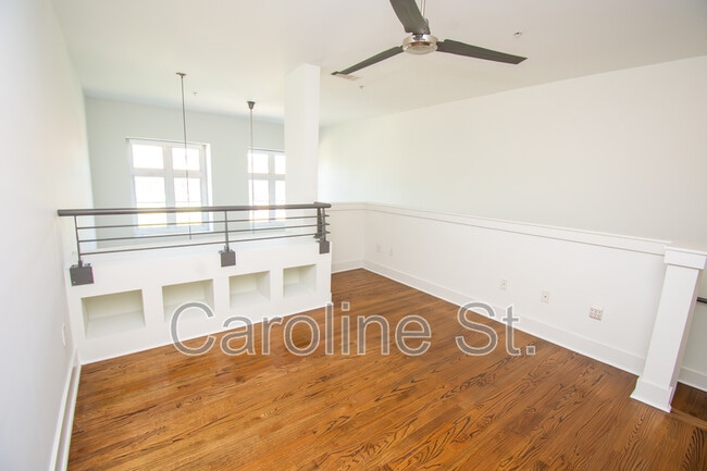 Building Photo - 1245 Caroline St NE