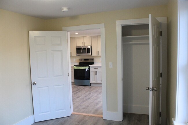 Building Photo - 78 Endicott St