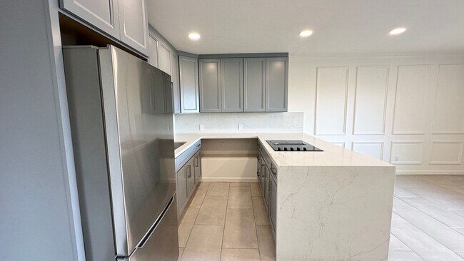 Building Photo - Spacious 4-Story Townhouse with Panoramic ...