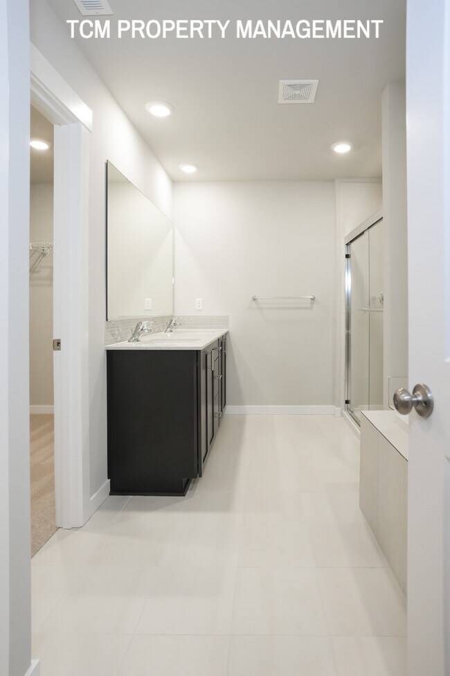 Building Photo - 18818-18813 13th Ave W