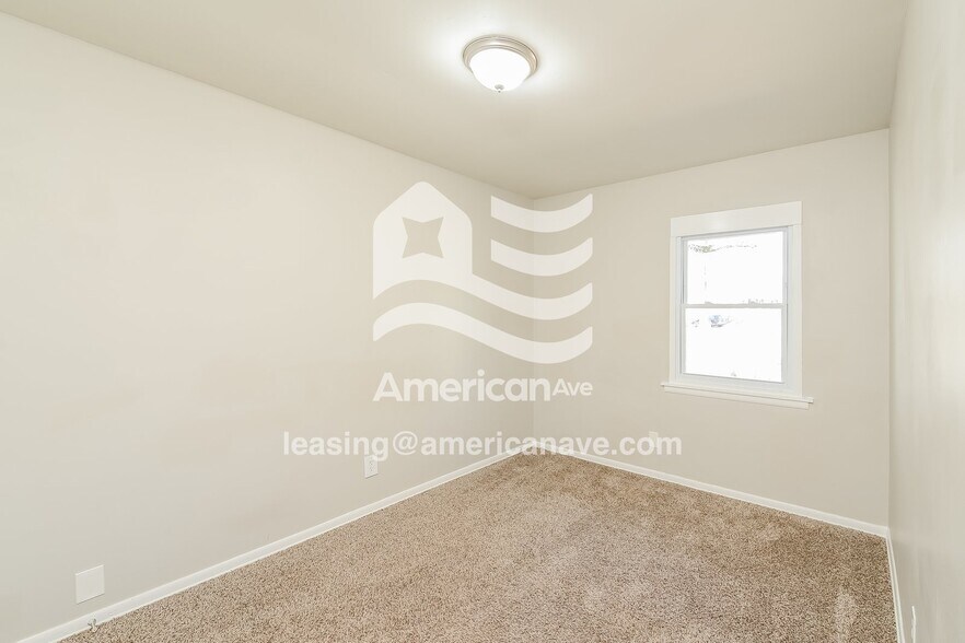 Building Photo - 2905 Galaxy Ct NE