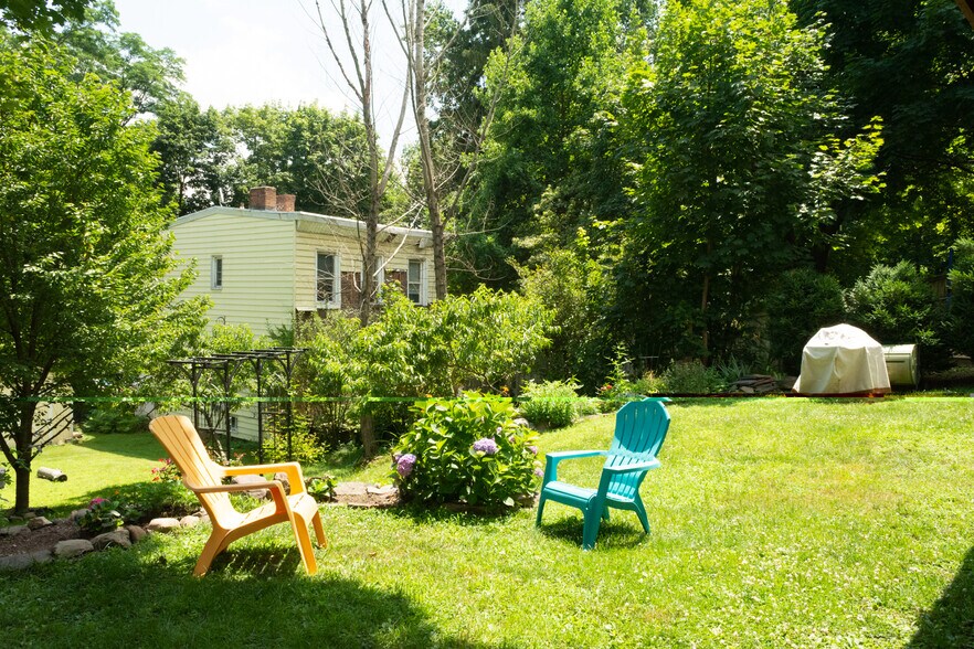 Building Photo - 3 Cedar St