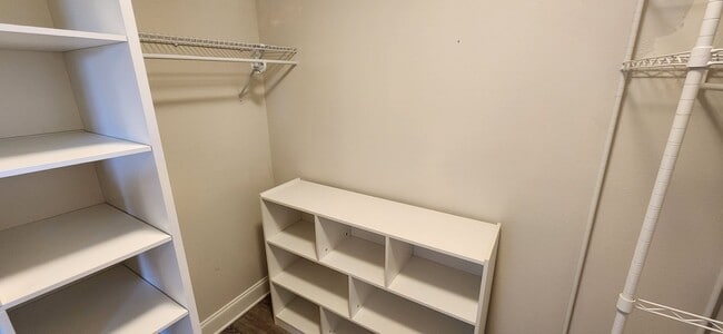 Building Photo - 2-Bed/1-Bath Townhome -Silver Creek Villas- Gated Community