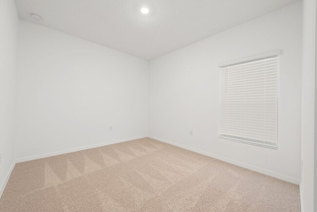 Building Photo - Like New! Spacious 4-Bedroom Home in Stepp...