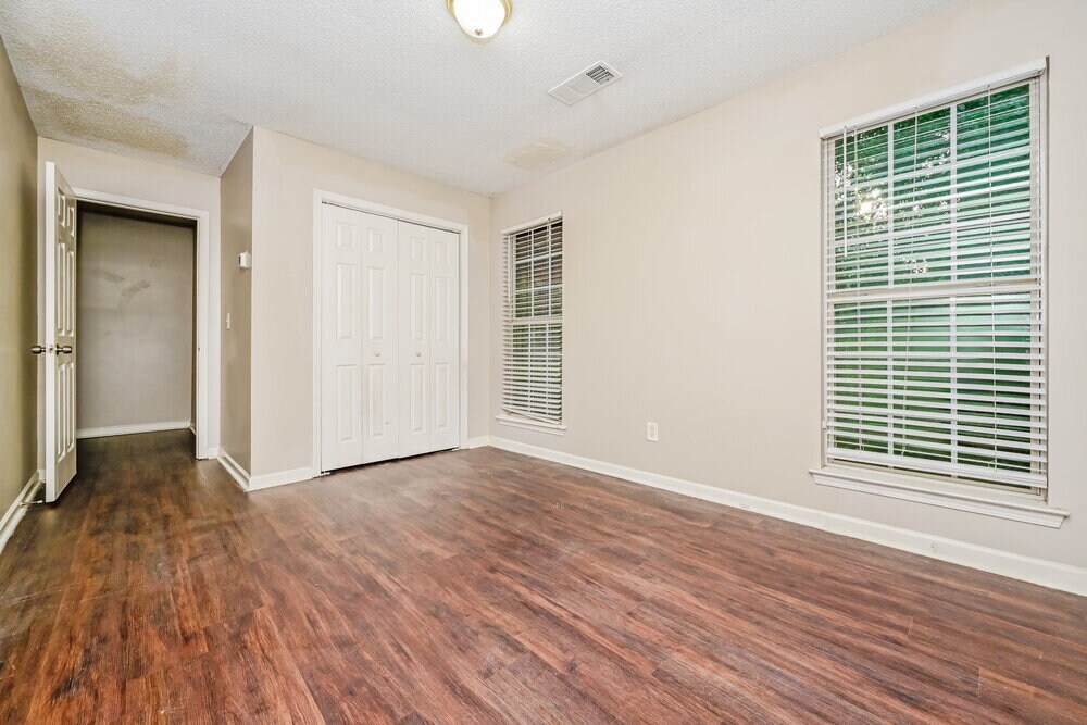 Building Photo - 5008 Kens Ct