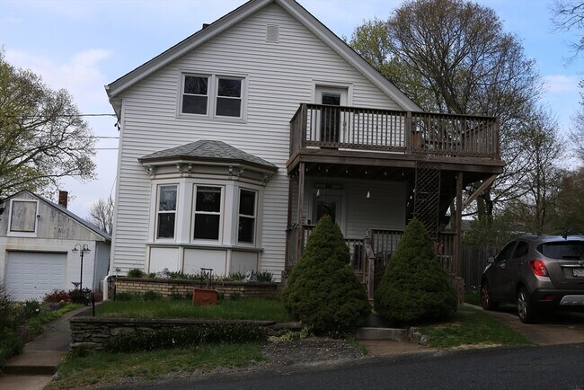 Building Photo - 134 Baldwin St