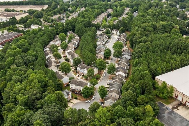 Building Photo - 4100 Howell Park Rd
