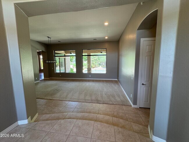 Building Photo - 3172 E Birchwood Pl