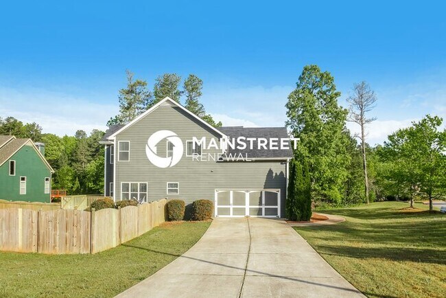Building Photo - 4 Bedroom Pet-Friendly Home in Douglasville, GA with Main Street Renewal