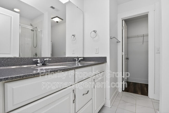 Building Photo - 1614 Pat Garrett St