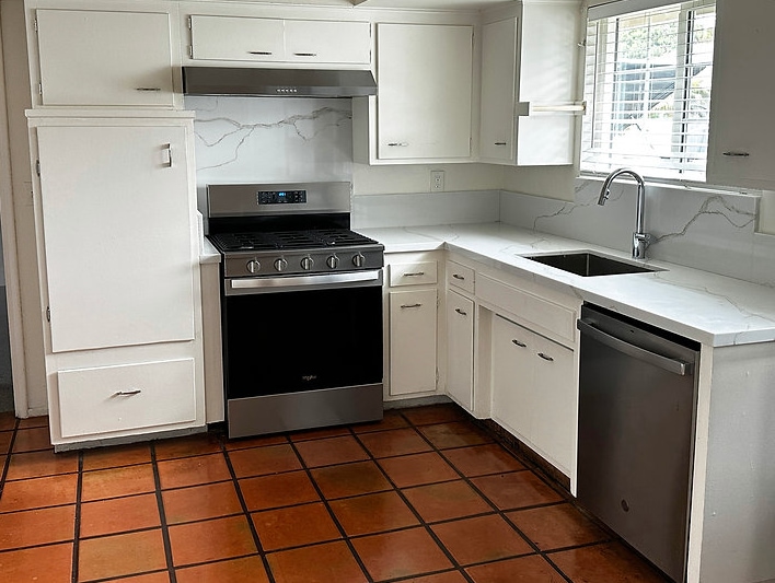 Unit B - Kitchen - 6624 Pasado Rd